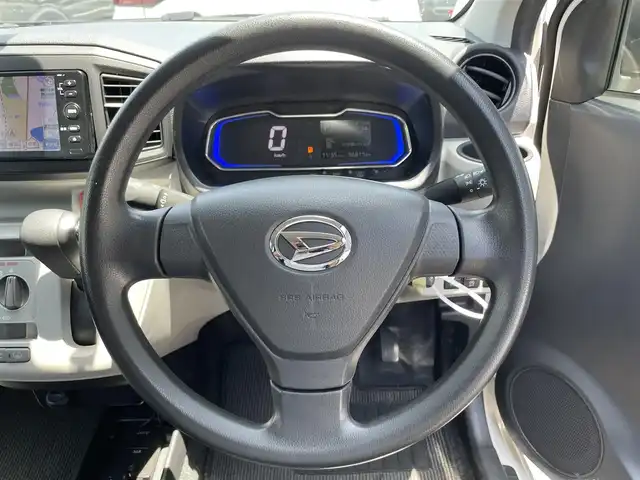 ダイハツ ミラ イース X SAⅢ 滋賀県 2019(令1)年 3.7万km ホワイト 禁煙車/社外ナビ/（CD/USB/ワンセグ）/バックカメラ/LEDライト/ETC/純正アルミホイール/コーナーセンサー/アイドリングストップ/オートハイビーム/リモコンキー/電格ミラー/フロアマット/ドアバイザー