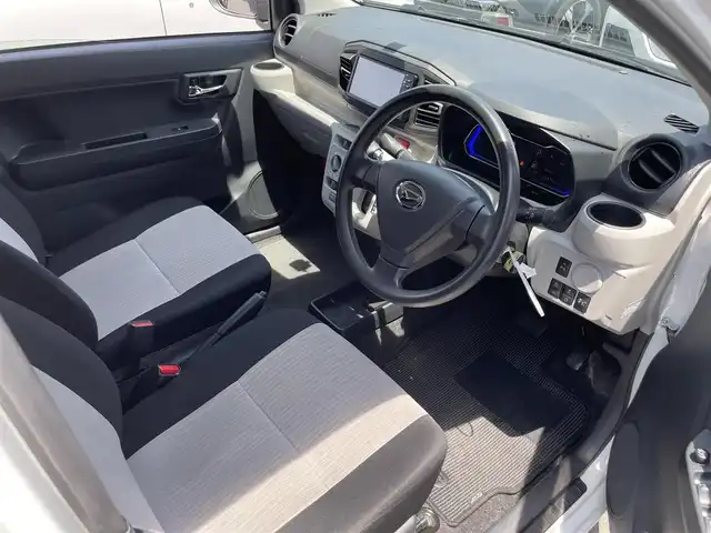 ダイハツ ミラ イース X SAⅢ 滋賀県 2019(令1)年 3.7万km ホワイト 禁煙車/社外ナビ/（CD/USB/ワンセグ）/バックカメラ/LEDライト/ETC/純正アルミホイール/コーナーセンサー/アイドリングストップ/オートハイビーム/リモコンキー/電格ミラー/フロアマット/ドアバイザー