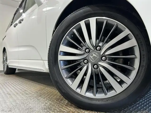 ホンダ オデッセイ アブソルート ホンダセンシング 大阪府 2018(平30)年 3万km プラチナホワイトパール 純正ナビ/両側パワースライドドア/衝突軽減ブレーキ/レーダークルーズコントロール/車線逸脱警報/先行車発進告知/バックカメラ/パドルシフト/ＥＴＣ２．０/アイドリングストップ/ＩＳＯＦＩＸ/純正フロアマット/ＵＳＢ入力端子/アクセサリーソケット/プッシュスタート