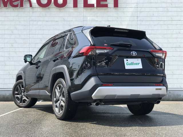 トヨタ ＲＡＶ４ アドベンチャー 富山県 2023(令5)年 2.4万km アティチュードブラックマイカ 純正ディスプレイオーディオ/ナビ/フルセグTV/Bluetooth/プリクラッシュセーフティ/クリアランスソナー/レーンキープアシスト/レーダークルーズコントロール/デジタルインナーミラー/パワーシート/電動リアゲート/シートヒーター/ステアリングスイッチ/ルーフレール/ETC2.0