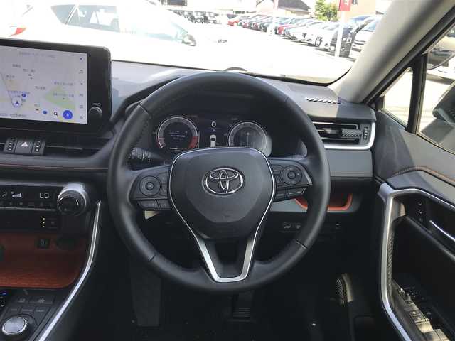 トヨタ ＲＡＶ４ アドベンチャー 富山県 2023(令5)年 2.4万km アティチュードブラックマイカ 純正ディスプレイオーディオ/ナビ/フルセグTV/Bluetooth/プリクラッシュセーフティ/クリアランスソナー/レーンキープアシスト/レーダークルーズコントロール/デジタルインナーミラー/パワーシート/電動リアゲート/シートヒーター/ステアリングスイッチ/ルーフレール/ETC2.0