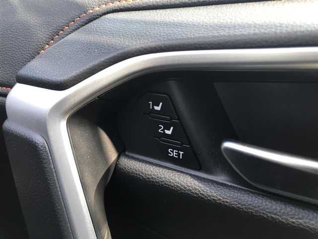 トヨタ ＲＡＶ４ アドベンチャー 富山県 2023(令5)年 2.4万km アティチュードブラックマイカ 純正ディスプレイオーディオ/ナビ/フルセグTV/Bluetooth/プリクラッシュセーフティ/クリアランスソナー/レーンキープアシスト/レーダークルーズコントロール/デジタルインナーミラー/パワーシート/電動リアゲート/シートヒーター/ステアリングスイッチ/ルーフレール/ETC2.0