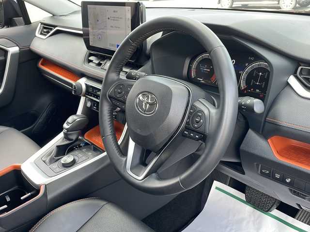 トヨタ ＲＡＶ４ アドベンチャー 富山県 2023(令5)年 2.4万km アティチュードブラックマイカ 禁煙車/４WD/純正ディスプレイオーディオ/フルセグTV/Bluetooth/プリクラッシュセーフティ/クリアランスソナー/レーンキープアシスト/レーダークルーズコントロール/デジタルインナーミラー/パワーシート/電動リアゲート/シートヒーター/ステアリングスイッチ/ルーフレール/ETC2.0