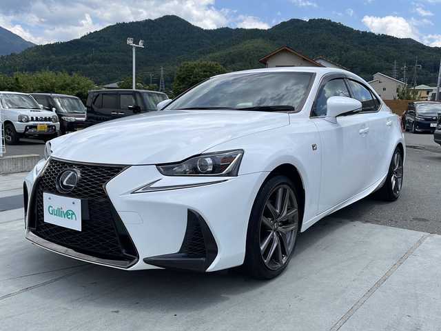 レクサス ＩＳ 300h Fスポーツ 山梨県 2017(平29)年 2.9万km ホワイトノーヴァガラスフレーク 純正ナビ/バックカメラ/BT/CD/DVD/TV/ビルトインETC2.0/レーダークルーズコントロール/ハーフレザーシート/前席シートヒーター/LEDヘッドライト/パドルシフト/ドライブレコーダー/レクサスセーフティシステム/純正マット/スマートキー/スペアキー1本