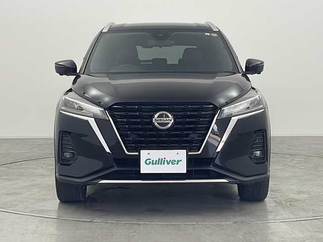日産 キックス X 群馬県 2021(令3)年 3万km ピュアブラック 純正９型ナビ　プロパイロット　純正ドライブレコーダー　ハーフレザー　アダプティブクルーズコントロール　純正ビルトインＥＴＣ２．０　ＬＥＤヘッドライト　衝突被害軽減ブレーキ　純正１７インチアルミホイール