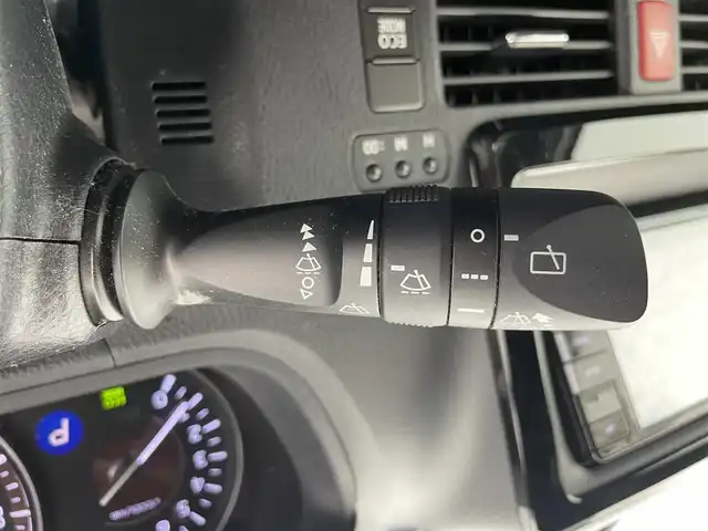 トヨタ エスクァイア Gi 富山県 2018(平30)年 6.2万km ホワイトパールクリスタルシャイン 社外ナビ（AM/FM/CD/DVD/SD/USB/BT）/フルセグTV/バックカメラ/両側パワースライドドア/プリクラッシュセーフティ/レーダークルーズコントロール/レーンキープアシスト/オートマチックハイビーム/LEDヘッドライト/レザーシート/前席シートヒーター/ビルトインＥＴＣ/ドライブレコーダー/スマートキー/スペアキー有/プッシュスタート/アイドリングストップ/純正フロアマット