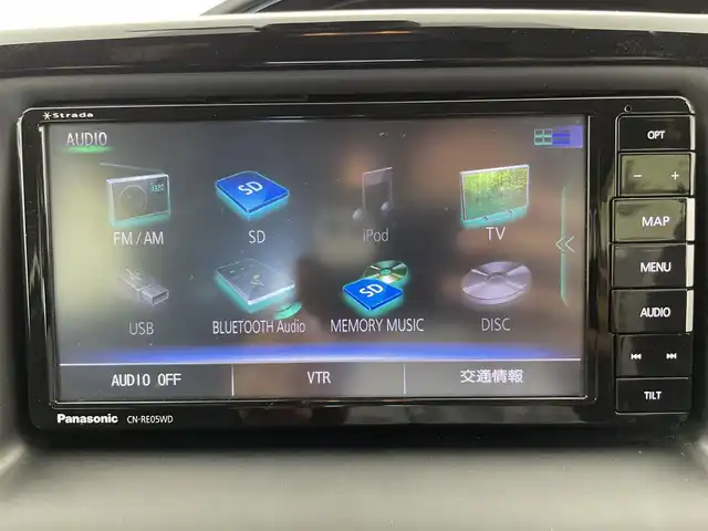 トヨタ エスクァイア Gi 富山県 2018(平30)年 6.2万km ホワイトパールクリスタルシャイン 社外ナビ（AM/FM/CD/DVD/SD/USB/BT）/フルセグTV/バックカメラ/両側パワースライドドア/プリクラッシュセーフティ/レーダークルーズコントロール/レーンキープアシスト/オートマチックハイビーム/LEDヘッドライト/レザーシート/前席シートヒーター/ビルトインＥＴＣ/ドライブレコーダー/スマートキー/スペアキー有/プッシュスタート/アイドリングストップ/純正フロアマット