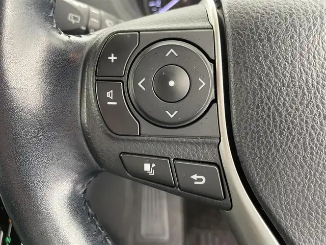 トヨタ エスクァイア Gi 富山県 2018(平30)年 6.2万km ホワイトパールクリスタルシャイン 社外ナビ（AM/FM/CD/DVD/SD/USB/BT）/フルセグTV/バックカメラ/両側パワースライドドア/プリクラッシュセーフティ/レーダークルーズコントロール/レーンキープアシスト/オートマチックハイビーム/LEDヘッドライト/レザーシート/前席シートヒーター/ビルトインＥＴＣ/ドライブレコーダー/スマートキー/スペアキー有/プッシュスタート/アイドリングストップ/純正フロアマット