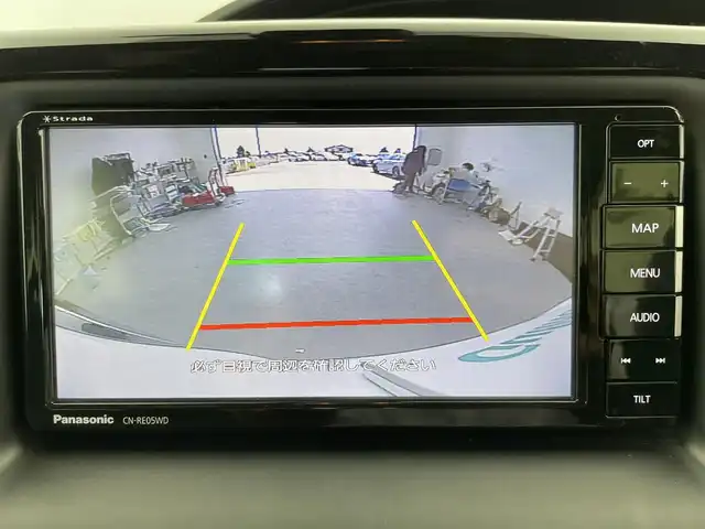 トヨタ エスクァイア Gi 富山県 2018(平30)年 6.2万km ホワイトパールクリスタルシャイン 社外ナビ（AM/FM/CD/DVD/SD/USB/BT）/フルセグTV/バックカメラ/両側パワースライドドア/プリクラッシュセーフティ/レーダークルーズコントロール/レーンキープアシスト/オートマチックハイビーム/LEDヘッドライト/レザーシート/前席シートヒーター/ビルトインＥＴＣ/ドライブレコーダー/スマートキー/スペアキー有/プッシュスタート/アイドリングストップ/純正フロアマット