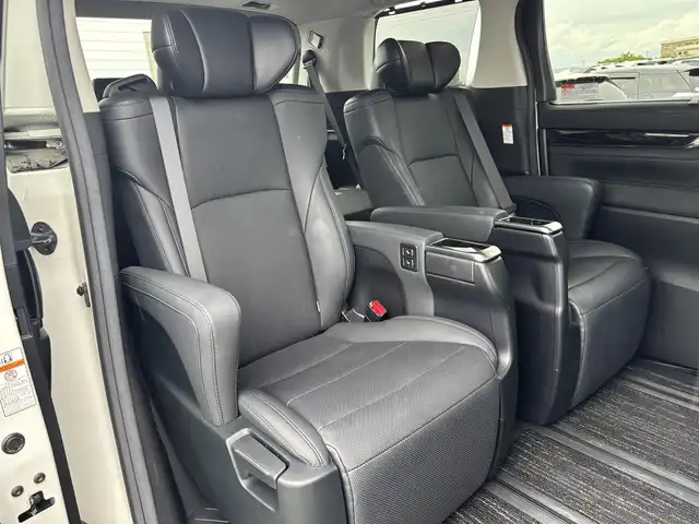 トヨタ アルファード S Cパッケージ 奈良県 2020(令2)年 4.9万km ホワイトパールクリスタルシャイン ９インチディスプレイオーディオ　/フルセグ　/Ｂｌｕｅｔｏｏｔｈ　/１２．１インチフリップダウンモニター　/ビルトインＥＴＣ２．０　/レーダークルーズコントロール　/バックカメラ　/電動リアゲート　/パワーシート/前後ドライブレコーダー/純正フロアマット/両側パワースライドドア/純正アルミホイール/リアサンシェード
