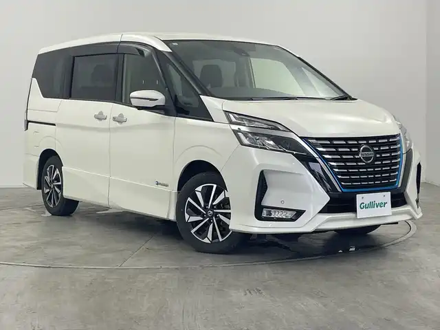 日産 セレナ e－パワー ハイウェイスター V 群馬県 2021(令3)年 6.4万km ブリリアントホワイトパール 純正１０型ナビ　純正１１型後席モニター　プロパイロット　全方位カメラ　衝突被害軽減ブレーキ　レーンキープアシスト　前後ドライブレコーダー　両側パワースライドドア　ＬＥＤヘッドライト　ＥＴＣ　禁煙車