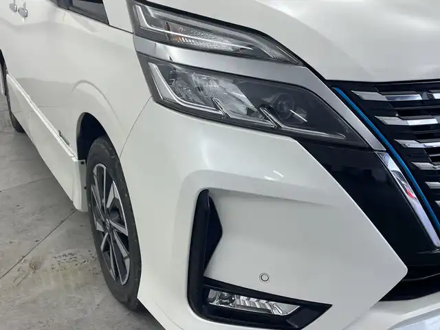 日産 セレナ e－パワー ハイウェイスター V 群馬県 2021(令3)年 6.4万km ブリリアントホワイトパール 純正１０型ナビ　純正１１型後席モニター　プロパイロット　全方位カメラ　衝突被害軽減ブレーキ　レーンキープアシスト　前後ドライブレコーダー　両側パワースライドドア　ＬＥＤヘッドライト　ＥＴＣ　禁煙車