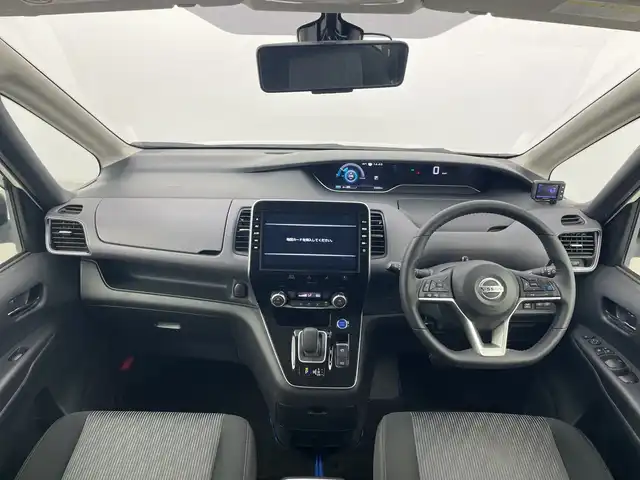 日産 セレナ e－パワー ハイウェイスター V 群馬県 2021(令3)年 6.4万km ブリリアントホワイトパール 純正１０型ナビ　純正１１型後席モニター　プロパイロット　全方位カメラ　衝突被害軽減ブレーキ　レーンキープアシスト　前後ドライブレコーダー　両側パワースライドドア　ＬＥＤヘッドライト　ＥＴＣ　禁煙車