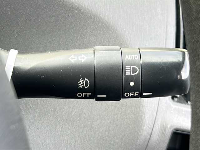 トヨタ プリウス α S 茨城県 2012(平24)年 7.7万km ホワイトパールクリスタルシャイン 純正８インチHDDナビ【NHZN-X62G】/(地デジTV・CD・DVD・BT・ラジオ再生)/ドライブレコーダー/ETC/バックカメラ/オートライト/LEDヘッドライト/純正16inアルミホイール/フロアマット/スマートキー/スペアキー