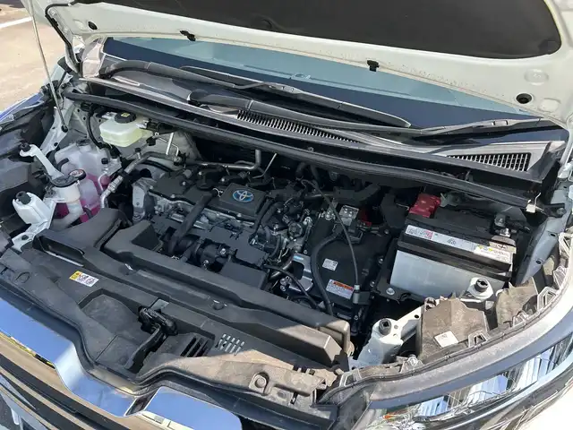 トヨタ ノア ハイブリッド S－Z 神奈川県 2023(令5)年 0.7万km ホワイトパールクリスタルシャイン 純正１０型ナビ/フルセグ/Bluetooth/CD/DVD/USB/両側パワースライドドア　/追従クルーズコントロール　/シートヒーター　/コーナーセンサ－　/ビルドインＥＴＣ　/ドライブレコーダー　/ＬＥＤヘッドライト　/オートマチックハイビーム　/オートライト/フォグライト/スマートキー/プッシュスタート/純正アルミホイール/純正フロアマット/ABS/横滑り防止装置