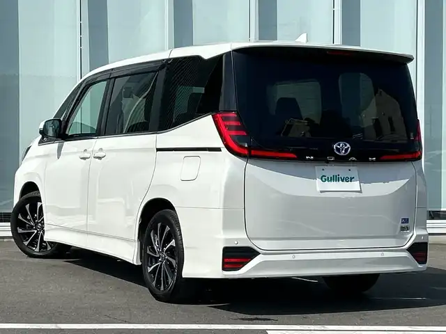 トヨタ ノア ハイブリッド S－Z 神奈川県 2023(令5)年 0.7万km ホワイトパールクリスタルシャイン 純正１０型ナビ/フルセグ/Bluetooth/CD/DVD/USB/両側パワースライドドア　/追従クルーズコントロール　/シートヒーター　/コーナーセンサ－　/ビルドインＥＴＣ　/ドライブレコーダー　/ＬＥＤヘッドライト　/オートマチックハイビーム　/オートライト/フォグライト/スマートキー/プッシュスタート/純正アルミホイール/純正フロアマット/ABS/横滑り防止装置