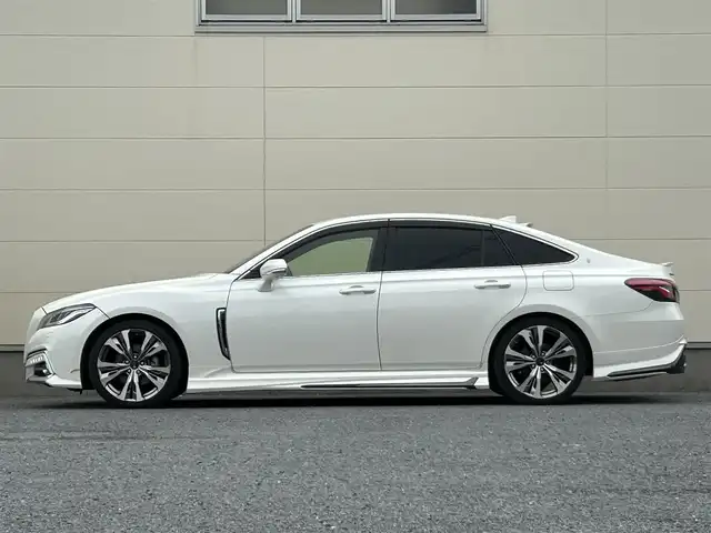 トヨタ クラウン ハイブリッド RS アドバンス 茨城県 2020(令2)年 6万km ホワイトパールクリスタルシャイン モデリスタフルエアロ/純正ナビ/フルセグＴＶ/Ｂｌｕｅｔｏｏｔｈ接続/バックカメラ/クルーズコントロール/デジタルインナーミラー/純正ドライブレコーダー/ビルトインＥＴＣ/ＵＳＢ入力/純正１９インチアルミホイール/純正フロアマット/ＬＥＤヘッドライト/パワーシート
