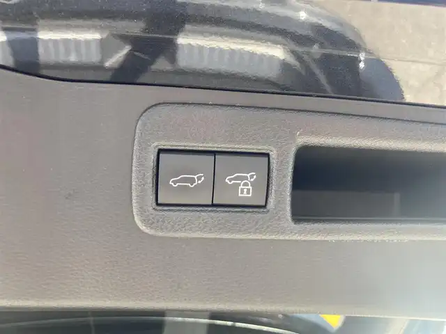 トヨタ ハリアー Z 兵庫県 2021(令3)年 1.7万km プレシャスブラックパール メーカーナビ/Bluetooth/Miracast/AM/FM/フルセグTV/JBL/ETC2.0/パワーバックドア/レーダクルーズ/プリクラッシュセーフティー/クリアランスソナー/リアトラフィックアラート/ブラインドスポットモニター/レーンキープアシスト/ヘッドアップディスプレイ/全方位カメラ/MTモード/ステアリングスイッチ