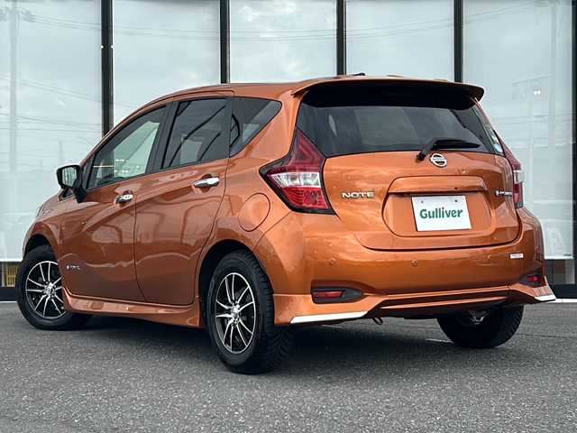 日産 ノート e－パワー X 山形県 2016(平28)年 3.5万km プレミアムコロナオレンジ エマージェンシーブレーキ/横滑り防止装置/レーンキープアシスト/前後コーナーセンサー/前後ドライブレコーダー/デジタルインナーミラー/全周囲カメラ/純正ナビ/(Bluetooth/フルセグ/AM/FM)/ステアリングスイッチ/ETC/純正フロアマット/電動格納ウインカーミラー/社外AW/LEDオートライト/フォグランプ