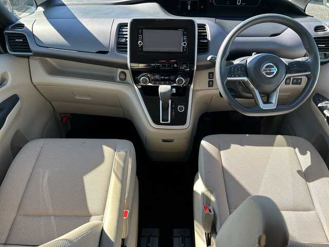 日産 セレナ X 千葉県 2017(平29)年 7.6万km ブリリアントシルバー ナビＭＭ３１６Ｄ－Ｗ　全方位カメラ　両側電動スライドドア　フルセグＴＶ　ＢＴ　エマブレ　クルコン　アイドリングストップ　ＥＴＣ　ステアスイッチ　オートライト　前後センサー　マット　バイザー　インテリキ