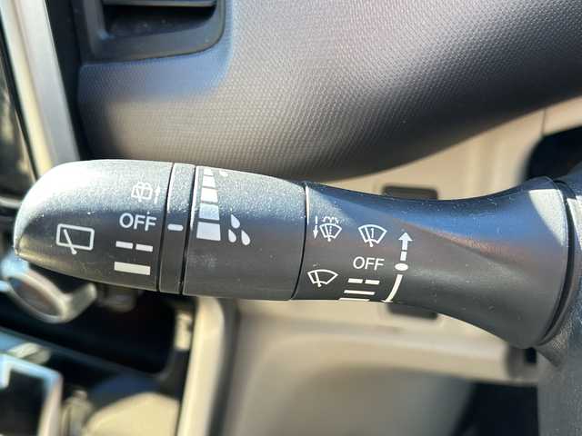 日産 セレナ X 千葉県 2017(平29)年 7.6万km ブリリアントシルバー ナビＭＭ３１６Ｄ－Ｗ　全方位カメラ　両側電動スライドドア　フルセグＴＶ　ＢＴ　エマブレ　クルコン　アイドリングストップ　ＥＴＣ　ステアスイッチ　オートライト　前後センサー　マット　バイザー　インテリキ