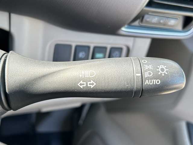 日産 セレナ X 千葉県 2017(平29)年 7.6万km ブリリアントシルバー ナビＭＭ３１６Ｄ－Ｗ　全方位カメラ　両側電動スライドドア　フルセグＴＶ　ＢＴ　エマブレ　クルコン　アイドリングストップ　ＥＴＣ　ステアスイッチ　オートライト　前後センサー　マット　バイザー　インテリキ