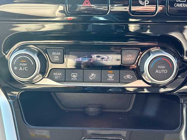 日産 セレナ X 千葉県 2017(平29)年 7.6万km ブリリアントシルバー ナビＭＭ３１６Ｄ－Ｗ　全方位カメラ　両側電動スライドドア　フルセグＴＶ　ＢＴ　エマブレ　クルコン　アイドリングストップ　ＥＴＣ　ステアスイッチ　オートライト　前後センサー　マット　バイザー　インテリキ