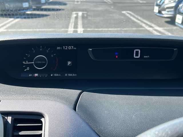 日産 セレナ X 千葉県 2017(平29)年 7.6万km ブリリアントシルバー ナビＭＭ３１６Ｄ－Ｗ　全方位カメラ　両側電動スライドドア　フルセグＴＶ　ＢＴ　エマブレ　クルコン　アイドリングストップ　ＥＴＣ　ステアスイッチ　オートライト　前後センサー　マット　バイザー　インテリキ