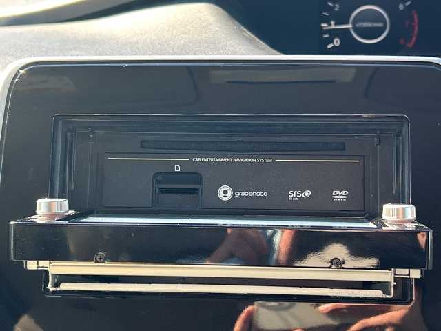 日産 セレナ X 千葉県 2017(平29)年 7.6万km ブリリアントシルバー ナビＭＭ３１６Ｄ－Ｗ　全方位カメラ　両側電動スライドドア　フルセグＴＶ　ＢＴ　エマブレ　クルコン　アイドリングストップ　ＥＴＣ　ステアスイッチ　オートライト　前後センサー　マット　バイザー　インテリキ