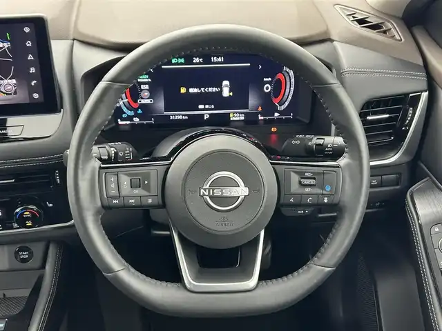日産 エクストレイル G e－4ORCE 熊本県 2023(令5)年 3.2万km ダイヤモンドブラック 純正ナビ（ApplCarPlay・AndroidAuto・フルセグ・BT・USB）　/全周囲カメラ　/ビルトインＥＴＣ２．０　/純正前後ドライブレコーダー　/インテリジェントルームミラー　/パワーバックドア　/全席シートヒーター　/前席パワーシート/レーダークルーズコントロール/ハンドル支援/車線逸脱警報/標識認識機能/ふらつき警報機能/プロパイロット/踏み間違い防止/エマージェンシーブレーキ/ブラインドスポットモニター/前後クリアランスソナー/純正フロアマット/純正19インチAW/オートライト/オートマチックハイビーム/LEDヘッドライト/フォグランプ/スマートキー/プッシュスタート
