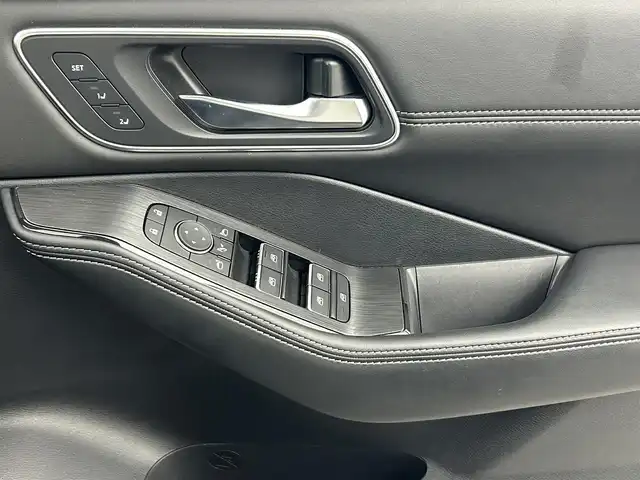 日産 エクストレイル G e－4ORCE 熊本県 2023(令5)年 3.2万km ダイヤモンドブラック 純正ナビ（ApplCarPlay・AndroidAuto・フルセグ・BT・USB）　/全周囲カメラ　/ビルトインＥＴＣ２．０　/純正前後ドライブレコーダー　/インテリジェントルームミラー　/パワーバックドア　/全席シートヒーター　/前席パワーシート/レーダークルーズコントロール/ハンドル支援/車線逸脱警報/標識認識機能/ふらつき警報機能/プロパイロット/踏み間違い防止/エマージェンシーブレーキ/ブラインドスポットモニター/前後クリアランスソナー/純正フロアマット/純正19インチAW/オートライト/オートマチックハイビーム/LEDヘッドライト/フォグランプ/スマートキー/プッシュスタート