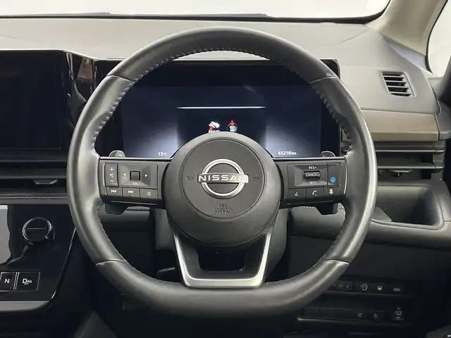 日産 セレナ ハイウェイスター V 新潟県 2023(令5)年 6.6万km ダイヤモンドブラック メーカーナビ/(FM.AM.フルセグ.Bluetooth)/(AppleCarPlay.AndroidAuto)/アラウンドビューモニター/エマージェンシーブレーキ/レーンキープアシスト/オートマチックハイビーム/プロパイロット/コーナーセンサー/革巻きステアリング/ステアリングリモコン/ステアヒーター/LEDオートライト/フォグランプ/スマートルームミラー/両側パワースライドドア/ハンズフリースライドドア/Qiおくだけ充電/SOSコール/パドルシフト/ドライブレコーダー/1.2列目シートヒーター/プッシュスタート/スマートキー×2/フロアマット