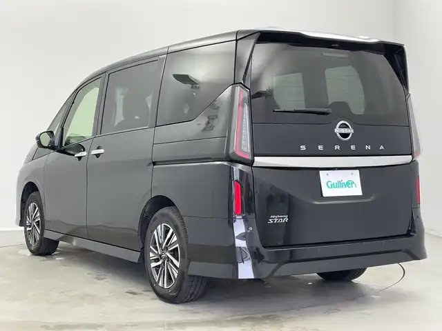 日産 セレナ ハイウェイスター V 新潟県 2023(令5)年 6.6万km ダイヤモンドブラック メーカーナビ/(FM.AM.フルセグ.Bluetooth)/(AppleCarPlay.AndroidAuto)/アラウンドビューモニター/エマージェンシーブレーキ/レーンキープアシスト/オートマチックハイビーム/プロパイロット/コーナーセンサー/革巻きステアリング/ステアリングリモコン/ステアヒーター/LEDオートライト/フォグランプ/スマートルームミラー/両側パワースライドドア/ハンズフリースライドドア/Qiおくだけ充電/SOSコール/パドルシフト/ドライブレコーダー/1.2列目シートヒーター/プッシュスタート/スマートキー×2/フロアマット
