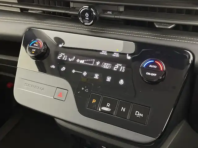 日産 セレナ ハイウェイスター V 新潟県 2023(令5)年 6.6万km ダイヤモンドブラック メーカーナビ/(FM.AM.フルセグ.Bluetooth)/(AppleCarPlay.AndroidAuto)/アラウンドビューモニター/エマージェンシーブレーキ/レーンキープアシスト/オートマチックハイビーム/プロパイロット/コーナーセンサー/革巻きステアリング/ステアリングリモコン/ステアヒーター/LEDオートライト/フォグランプ/スマートルームミラー/両側パワースライドドア/ハンズフリースライドドア/Qiおくだけ充電/SOSコール/パドルシフト/ドライブレコーダー/1.2列目シートヒーター/プッシュスタート/スマートキー×2/フロアマット