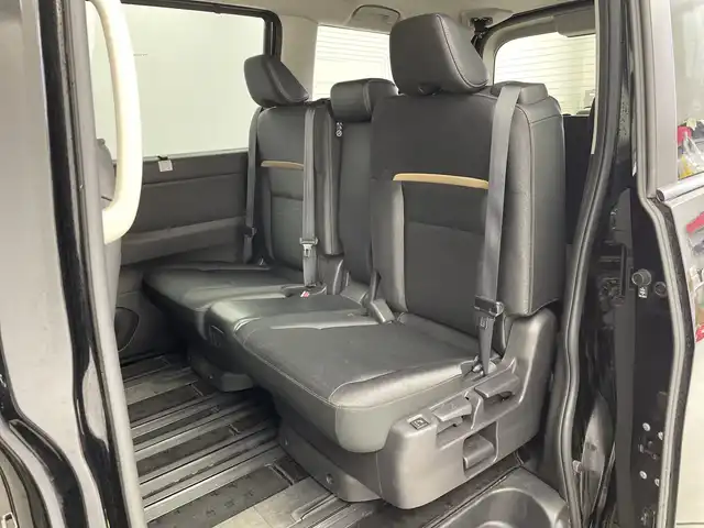 日産 セレナ ハイウェイスター V 新潟県 2023(令5)年 6.6万km ダイヤモンドブラック メーカーナビ/(FM.AM.フルセグ.Bluetooth)/(AppleCarPlay.AndroidAuto)/アラウンドビューモニター/エマージェンシーブレーキ/レーンキープアシスト/オートマチックハイビーム/プロパイロット/コーナーセンサー/革巻きステアリング/ステアリングリモコン/ステアヒーター/LEDオートライト/フォグランプ/スマートルームミラー/両側パワースライドドア/ハンズフリースライドドア/Qiおくだけ充電/SOSコール/パドルシフト/ドライブレコーダー/1.2列目シートヒーター/プッシュスタート/スマートキー×2/フロアマット