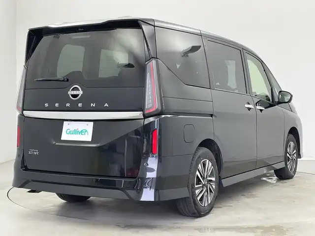 日産 セレナ ハイウェイスター V 新潟県 2023(令5)年 6.6万km ダイヤモンドブラック メーカーナビ/(FM.AM.フルセグ.Bluetooth)/(AppleCarPlay.AndroidAuto)/アラウンドビューモニター/エマージェンシーブレーキ/レーンキープアシスト/オートマチックハイビーム/プロパイロット/コーナーセンサー/革巻きステアリング/ステアリングリモコン/ステアヒーター/LEDオートライト/フォグランプ/スマートルームミラー/両側パワースライドドア/ハンズフリースライドドア/Qiおくだけ充電/SOSコール/パドルシフト/ドライブレコーダー/1.2列目シートヒーター/プッシュスタート/スマートキー×2/フロアマット