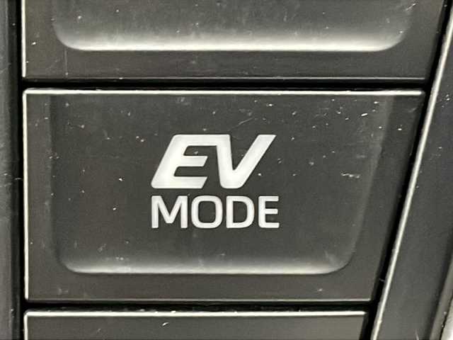 トヨタ ヴォクシー ハイブリッド S－Z 茨城県 2023(令5)年 3.9万km ホワイトパールクリスタルシャイン 純正１０．５インチナビ　ＨＤＭＩ　パノラミックビューモニター　パーキングアシスト　　ＥＴＣ　両側電動スライドドア　コーナーセンサー　レーダークルーズコントロール　レーンキープアシスト　シートヒーター