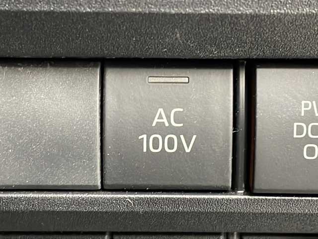 トヨタ ヴォクシー ハイブリッド S－Z 茨城県 2023(令5)年 3.9万km ホワイトパールクリスタルシャイン 純正１０．５インチナビ　ＨＤＭＩ　パノラミックビューモニター　パーキングアシスト　　ＥＴＣ　両側電動スライドドア　コーナーセンサー　レーダークルーズコントロール　レーンキープアシスト　シートヒーター