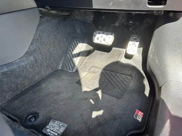 トヨタ ＧＲヤリス RS 熊本県 2021(令3)年 6.2万km エモーショナルレッドⅡ 純正ナビ/・AM/FM/USB/BT/バックカメラ/トヨタセーフティセンス/・レーントレーシングアラート/・プリクラッシュセーフティシステム/・ブラインドスポットモニター/・クリアランスソナー/・リヤクロストラフィックアラート/・パーキングサポートブレーキ/・ヘッドアップディスプレイ/・ロードサインアシスト/・レーダークルーズコントロール/・オートマチックハイビーム/前後コーナーセンサー/車両接近通報装置/革巻きステアリング/・ステアリングリモコン/・パドルシフト/・ステアリングヒーター/オートライト/・LEDライト/・フォグランプ/・ヘッドライトレベライザー/D/N席シートヒーター/前後ドライブレコーダー/ETC/電動格納ミラー/・ウィンカーミラー/レーザー探知機（ZERO307LV）/電動サイドブレーキ/・ホールドボタン/トノカバー/純正フロアマット/純正アルミホイール/社外マフラー（ガナドール）/スマートキー/・スペアキー