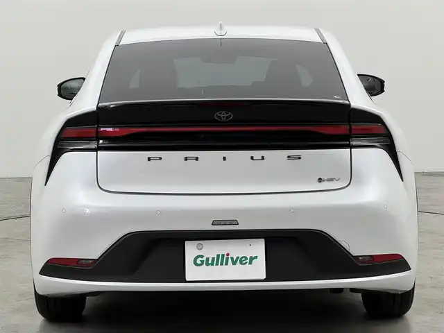 トヨタ プリウス G 福岡県 2023(令5)年 2.1万km プラチナホワイトパールマイカ 純正ＤＡ／フルセグＴＶ　/バックカメラ　/ビルトインＥＴＣ２．０　/レーダークルーズコントロール　/コーナーセンサー　/衝突被害軽減ブレーキ　/レーンキープ　/アクセル踏み間違い防止　/ＢＳＭ　/シートヒーター　/ＬＥＤ