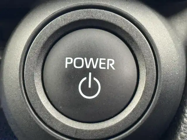 トヨタ プリウス G 福岡県 2023(令5)年 2.1万km プラチナホワイトパールマイカ 純正ＤＡ／フルセグＴＶ　/バックカメラ　/ビルトインＥＴＣ２．０　/レーダークルーズコントロール　/コーナーセンサー　/衝突被害軽減ブレーキ　/レーンキープ　/アクセル踏み間違い防止　/ＢＳＭ　/シートヒーター　/ＬＥＤ