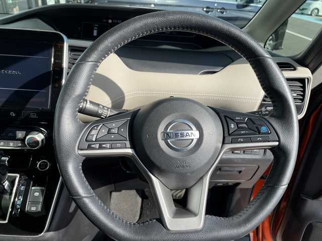 日産 セレナ ハイウェイスター V 愛知県 2020(令2)年 6.3万km サンライズオレンジ/ダイヤモンドブラック プロパイロット/純正10型ナビ　SDカードなし/フリップダウンモニター/全方位カメラ/両側パワースライドドア/レーダークルーズコントロール/バックカメラ/コーナーセンサー/純正アルミホイール/ブラインドスポットモニター/LEDヘッドライト/オートライト/ドライブレコーダー/ETC/衝突軽減システム/フルセグ/CD DVD/Bluetooth/ステアリングスイッチ/スマートキー/プッシュスタート