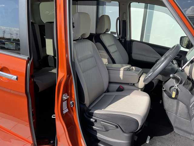 日産 セレナ ハイウェイスター V 愛知県 2020(令2)年 6.3万km サンライズオレンジ/ダイヤモンドブラック プロパイロット/純正10型ナビ　SDカードなし/フリップダウンモニター/全方位カメラ/両側パワースライドドア/レーダークルーズコントロール/バックカメラ/コーナーセンサー/純正アルミホイール/ブラインドスポットモニター/LEDヘッドライト/オートライト/ドライブレコーダー/ETC/衝突軽減システム/フルセグ/CD DVD/Bluetooth/ステアリングスイッチ/スマートキー/プッシュスタート