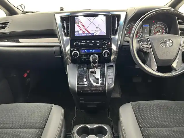 トヨタ アルファード S タイプゴールド 千葉県 2020(令2)年 5.3万km ホワイトパールクリスタルシャイン ワンオーナー/トヨタセーフティセンス/・プリクラッシュセーフティ/・プリクラッシュセーフティブレーキ/・レーンディパーチャーアラート/・レーンキープアシスト/・ブラインドスポットモニター/・クリアランスソナー/・レーダークルーズコントロール/12.1インチフリップダウンモニター/両側電動ドア/パワーバックドア/純正９インチメモリナビ/・CD/DVD/Bluetooth/フルセグTV/・バックカメラ/・ビルトインETC２.０/・デジタルインナーミラー/ハーフレザーシート/革巻きステアリング/・ステアリングスイッチ/MT付きAT/電子パーキング/・ブレーキホールド/左右独立エアコン/純正フロアマット/純正１８インチAW/オートライト/・オートマチックハイビーム/・３眼シーケンシャルウインカー/・LEDヘッドライト/・LEDフォグランプ