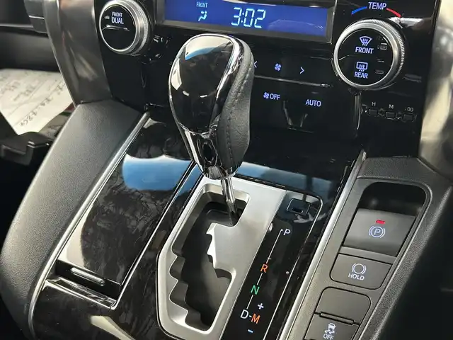 トヨタ アルファード S タイプゴールド 千葉県 2020(令2)年 5.3万km ホワイトパールクリスタルシャイン ワンオーナー/トヨタセーフティセンス/・プリクラッシュセーフティ/・プリクラッシュセーフティブレーキ/・レーンディパーチャーアラート/・レーンキープアシスト/・ブラインドスポットモニター/・クリアランスソナー/・レーダークルーズコントロール/12.1インチフリップダウンモニター/両側電動ドア/パワーバックドア/純正９インチメモリナビ/・CD/DVD/Bluetooth/フルセグTV/・バックカメラ/・ビルトインETC２.０/・デジタルインナーミラー/ハーフレザーシート/革巻きステアリング/・ステアリングスイッチ/MT付きAT/電子パーキング/・ブレーキホールド/左右独立エアコン/純正フロアマット/純正１８インチAW/オートライト/・オートマチックハイビーム/・３眼シーケンシャルウインカー/・LEDヘッドライト/・LEDフォグランプ