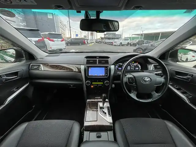 トヨタ カムリ ハイブリット Gパッケージ プレミアムブラック 千葉県 2014(平26)年 9.3万km アティチュードブラックマイカ 社外エアロ/純正HDDナビ【NHZD-W62G】/・CD/DVD/MSV/Bluetooth/フルセグ/バックカメラ/ハーフレザーシート/運転席パワーシート/スマートキー/クルーズコントロール/純正16インチアルミホイール/ウッドコンビステアリング/純正LEDヘッドライト/フォグランプ/ビルトインETC/ドアバイザー/サイド＆カーテンエアバッグ/新車時保証書＆取扱説明書