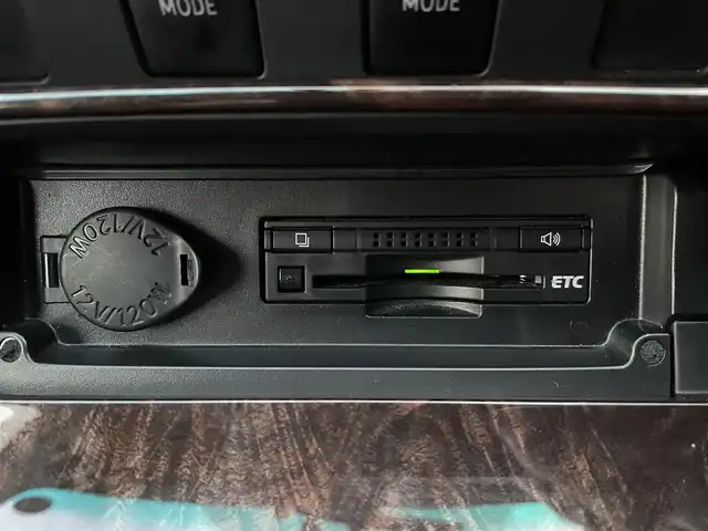 トヨタ カムリ ハイブリット Gパッケージ プレミアムブラック 千葉県 2014(平26)年 9.3万km アティチュードブラックマイカ 社外エアロ/純正HDDナビ【NHZD-W62G】/・CD/DVD/MSV/Bluetooth/フルセグ/バックカメラ/ハーフレザーシート/運転席パワーシート/スマートキー/クルーズコントロール/純正16インチアルミホイール/ウッドコンビステアリング/純正LEDヘッドライト/フォグランプ/ビルトインETC/ドアバイザー/サイド＆カーテンエアバッグ/新車時保証書＆取扱説明書