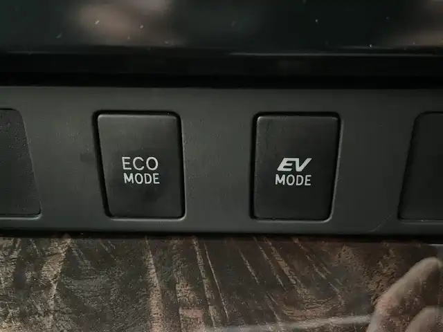 トヨタ カムリ ハイブリット Gパッケージ プレミアムブラック 千葉県 2014(平26)年 9.3万km アティチュードブラックマイカ 社外エアロ/純正HDDナビ【NHZD-W62G】/・CD/DVD/MSV/Bluetooth/フルセグ/バックカメラ/ハーフレザーシート/運転席パワーシート/スマートキー/クルーズコントロール/純正16インチアルミホイール/ウッドコンビステアリング/純正LEDヘッドライト/フォグランプ/ビルトインETC/ドアバイザー/サイド＆カーテンエアバッグ/新車時保証書＆取扱説明書