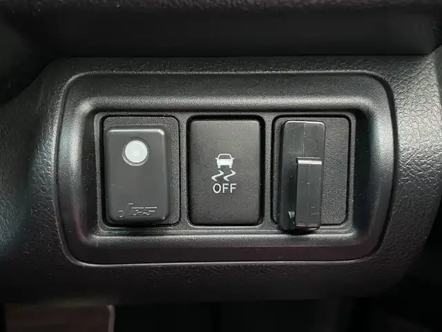 トヨタ カムリ ハイブリット Gパッケージ プレミアムブラック 千葉県 2014(平26)年 9.3万km アティチュードブラックマイカ 社外エアロ/純正HDDナビ【NHZD-W62G】/・CD/DVD/MSV/Bluetooth/フルセグ/バックカメラ/ハーフレザーシート/運転席パワーシート/スマートキー/クルーズコントロール/純正16インチアルミホイール/ウッドコンビステアリング/純正LEDヘッドライト/フォグランプ/ビルトインETC/ドアバイザー/サイド＆カーテンエアバッグ/新車時保証書＆取扱説明書