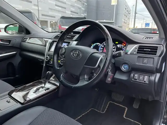 トヨタ カムリ ハイブリット Gパッケージ プレミアムブラック 千葉県 2014(平26)年 9.3万km アティチュードブラックマイカ 社外エアロ/純正HDDナビ【NHZD-W62G】/・CD/DVD/MSV/Bluetooth/フルセグ/バックカメラ/ハーフレザーシート/運転席パワーシート/スマートキー/クルーズコントロール/純正16インチアルミホイール/ウッドコンビステアリング/純正LEDヘッドライト/フォグランプ/ビルトインETC/ドアバイザー/サイド＆カーテンエアバッグ/新車時保証書＆取扱説明書